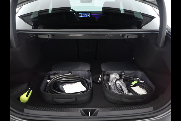 Mercedes-Benz A-Klasse 250 e Business Solution AMG | AMG Line Plus pakket | Trekhaak | Nightpakket  | 360°-camera | Dodehoekassistent | Antidiefstalpakket  | Inclusief 24 maanden Mercedes-Benz Certified garantie voor Europa.