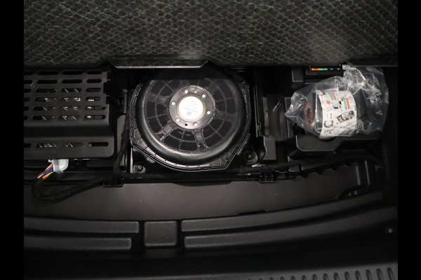 Mercedes-Benz A-Klasse 250 e Business Solution AMG | AMG Line Plus pakket | Trekhaak | Nightpakket  | 360°-camera | Dodehoekassistent | Antidiefstalpakket  | Inclusief 24 maanden Mercedes-Benz Certified garantie voor Europa.