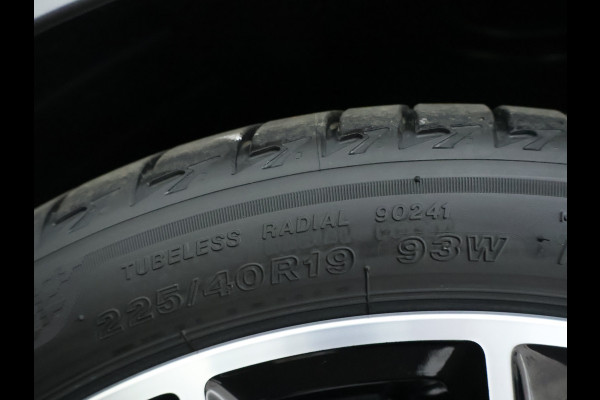 Mercedes-Benz A-Klasse 250 e Business Solution AMG | AMG Line Plus pakket | Trekhaak | Nightpakket  | 360°-camera | Dodehoekassistent | Antidiefstalpakket  | Inclusief 24 maanden Mercedes-Benz Certified garantie voor Europa.