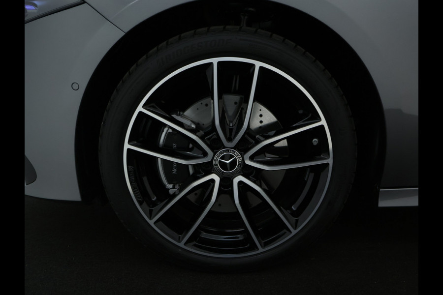 Mercedes-Benz A-Klasse 250 e Business Solution AMG | AMG Line Plus pakket | Trekhaak | Nightpakket  | 360°-camera | Dodehoekassistent | Antidiefstalpakket  | Inclusief 24 maanden Mercedes-Benz Certified garantie voor Europa.