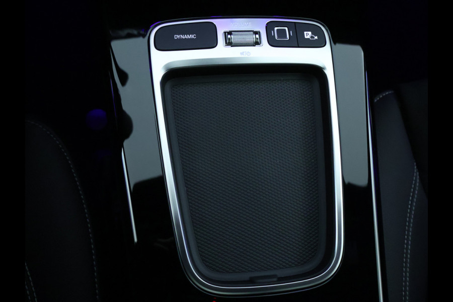 Mercedes-Benz A-Klasse 250 e Business Solution AMG | AMG Line Plus pakket | Trekhaak | Nightpakket  | 360°-camera | Dodehoekassistent | Antidiefstalpakket  | Inclusief 24 maanden Mercedes-Benz Certified garantie voor Europa.