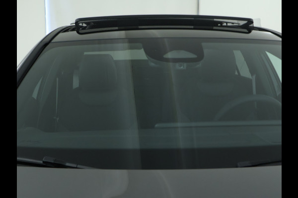 Mercedes-Benz A-Klasse 250 e Business Solution AMG | AMG Line Plus pakket | Trekhaak | Nightpakket  | 360°-camera | Dodehoekassistent | Antidiefstalpakket  | Inclusief 24 maanden Mercedes-Benz Certified garantie voor Europa.