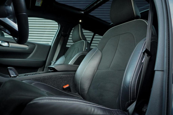 Volvo XC40 1.5 T5 Recharge R-Design / Pano / NL Auto / 1e Eig / Incl BTW