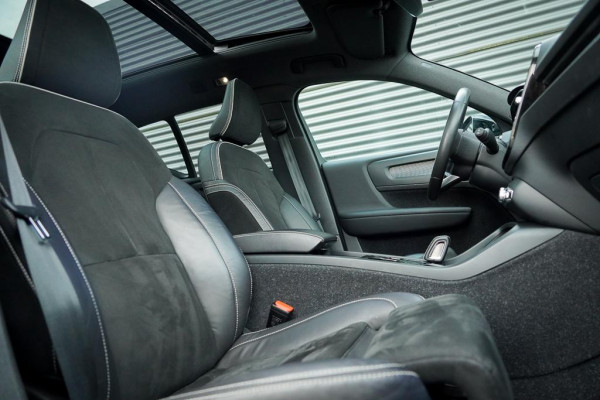 Volvo XC40 1.5 T5 Recharge R-Design / Pano / NL Auto / 1e Eig / Incl BTW
