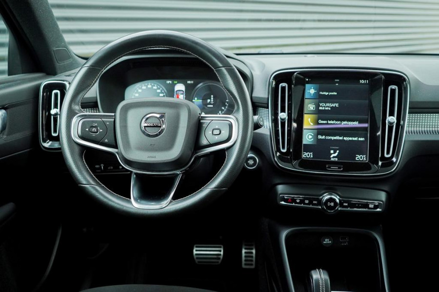 Volvo XC40 1.5 T5 Recharge R-Design / Pano / NL Auto / 1e Eig / Incl BTW