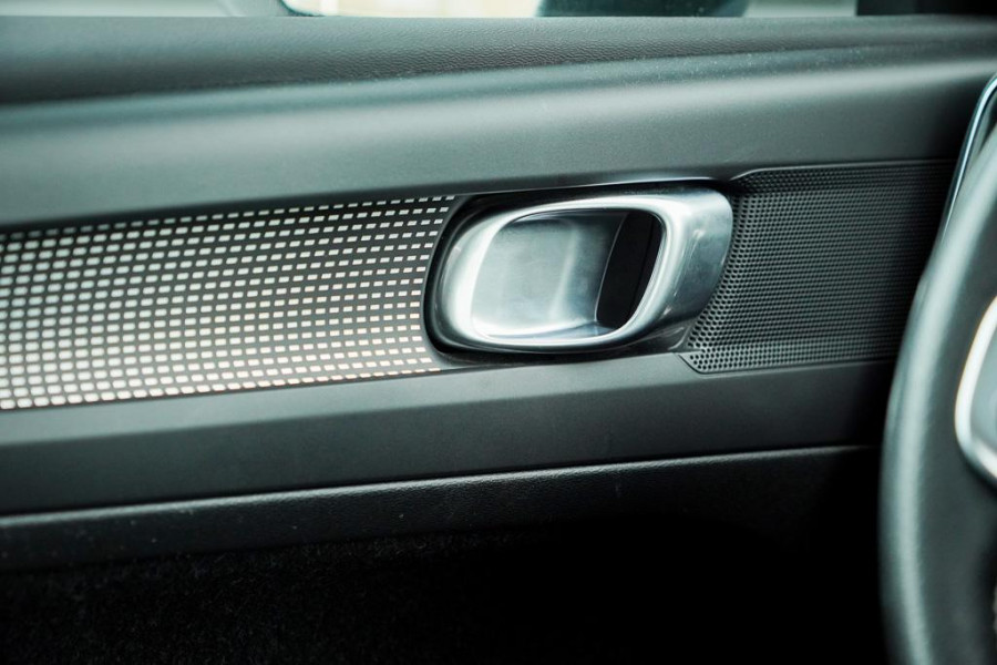 Volvo XC40 1.5 T5 Recharge R-Design / Pano / NL Auto / 1e Eig / Incl BTW