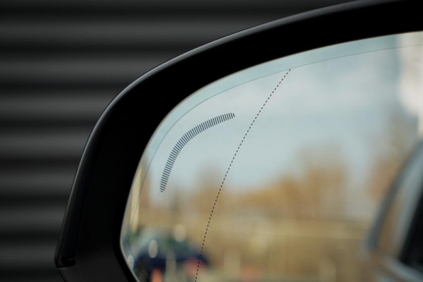 Volvo XC40 1.5 T5 Recharge R-Design / Pano / NL Auto / 1e Eig / Incl BTW