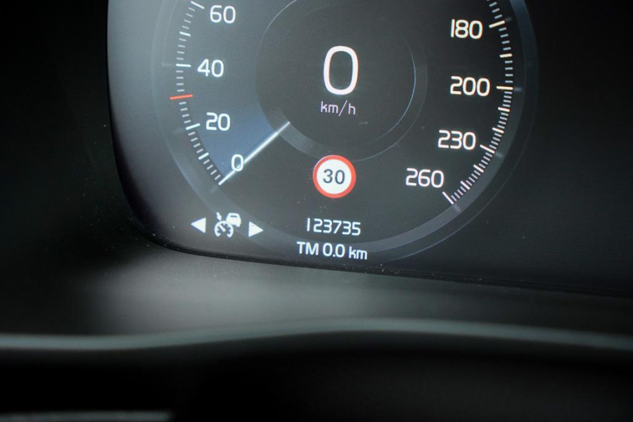 Volvo XC40 1.5 T5 Recharge R-Design / Pano / NL Auto / 1e Eig / Incl BTW