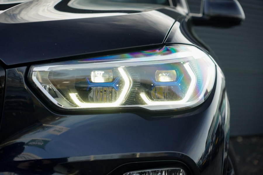 BMW X5 xDrive30d High Executive / Luchtvering / HUD / 22 '' / M-Sport / Skylounge / Adaptive