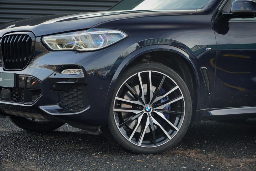 BMW X5 xDrive30d High Executive / Luchtvering / HUD / 22 '' / M-Sport / Skylounge / Adaptive