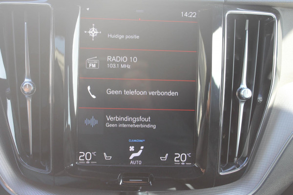 Volvo XC60 T5 250PK Automaat R-Design Adaptieve cruise control / Semi elektrisch wegklapbare trekhaak / Apple Carplay / Stoel en stuurwielverwarming / Parkeersensoren voor en achter met parkeercamera