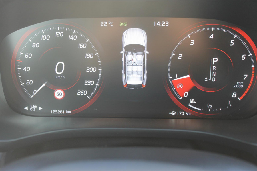 Volvo XC60 T5 250PK Automaat R-Design Adaptieve cruise control / Semi elektrisch wegklapbare trekhaak / Apple Carplay / Stoel en stuurwielverwarming / Parkeersensoren voor en achter met parkeercamera