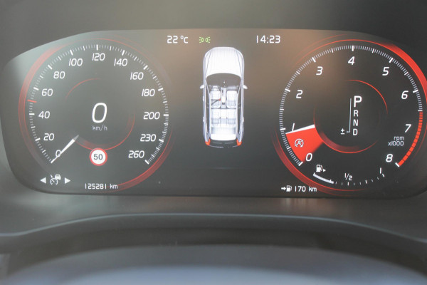 Volvo XC60 T5 250PK Automaat R-Design Adaptieve cruise control / Semi elektrisch wegklapbare trekhaak / Apple Carplay / Stoel en stuurwielverwarming / Parkeersensoren voor en achter met parkeercamera