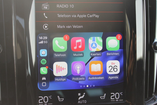 Volvo XC60 T5 250PK Automaat R-Design Adaptieve cruise control / Semi elektrisch wegklapbare trekhaak / Apple Carplay / Stoel en stuurwielverwarming / Parkeersensoren voor en achter met parkeercamera