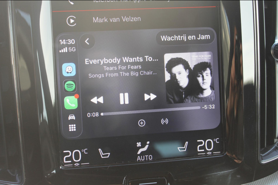 Volvo XC60 T5 250PK Automaat R-Design Adaptieve cruise control / Semi elektrisch wegklapbare trekhaak / Apple Carplay / Stoel en stuurwielverwarming / Parkeersensoren voor en achter met parkeercamera