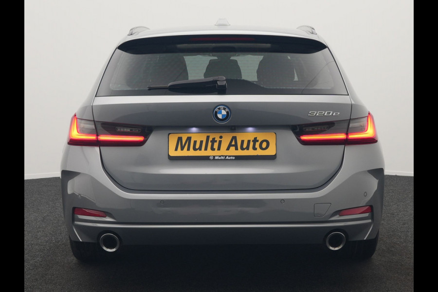 BMW 3 Serie Touring 320e Sportline FACELIFT Plug In Hybrid Dealer O.H PHEV | Panodak | Widescreen Navi | Harman Kardon | Camera | Keyless | Stuurverwarming | Apple Carplay | BLIS |