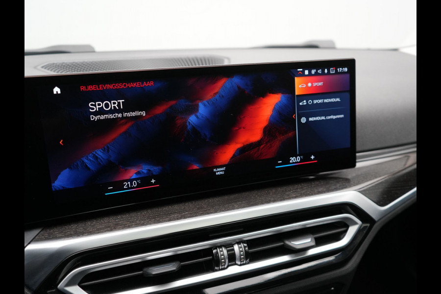 BMW 3 Serie Touring 320e Sportline FACELIFT Plug In Hybrid Dealer O.H PHEV | Panodak | Widescreen Navi | Harman Kardon | Camera | Keyless | Stuurverwarming | Apple Carplay | BLIS |