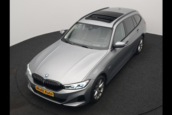 BMW 3 Serie Touring 320e Sportline FACELIFT Plug In Hybrid Dealer O.H PHEV | Panodak | Widescreen Navi | Harman Kardon | Camera | Keyless | Stuurverwarming | Apple Carplay | BLIS |