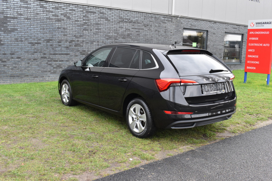 Škoda SCALA 1.0 TSI Ambition Automaat Carplay Navigatie Front/lane assist Stoelverwarming Parkeer sensoren