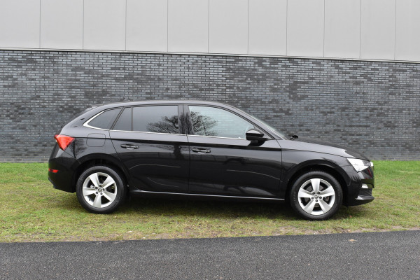 Škoda SCALA 1.0 TSI Ambition Automaat Carplay Navigatie Front/lane assist Stoelverwarming Parkeer sensoren