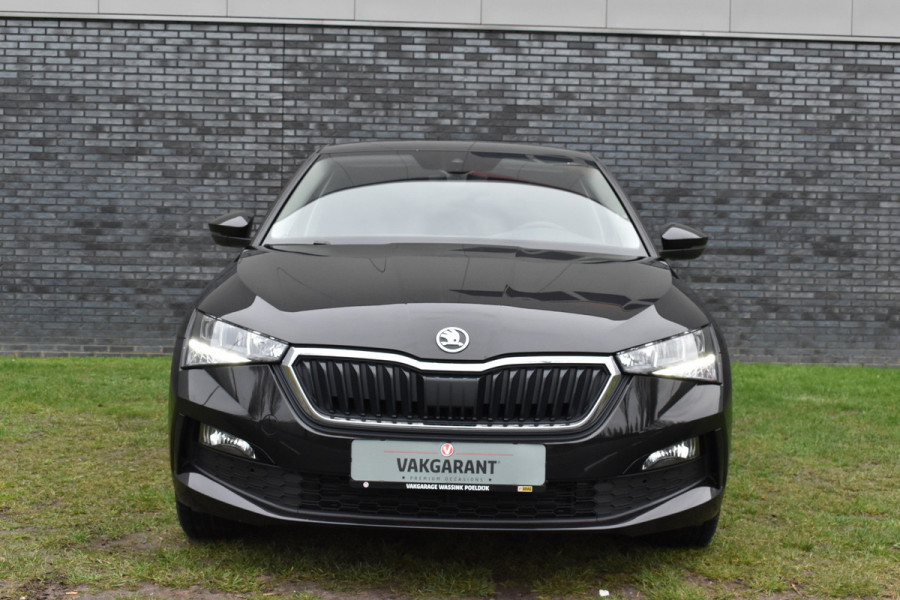 Škoda SCALA 1.0 TSI Ambition Automaat Carplay Navigatie Front/lane assist Stoelverwarming Parkeer sensoren