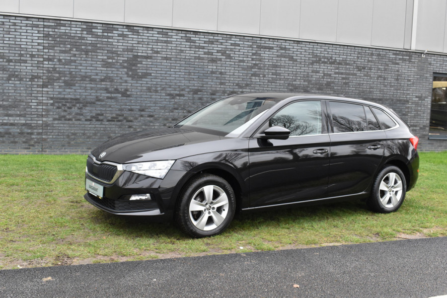 Škoda SCALA 1.0 TSI Ambition Automaat Carplay Navigatie Front/lane assist Stoelverwarming Parkeer sensoren