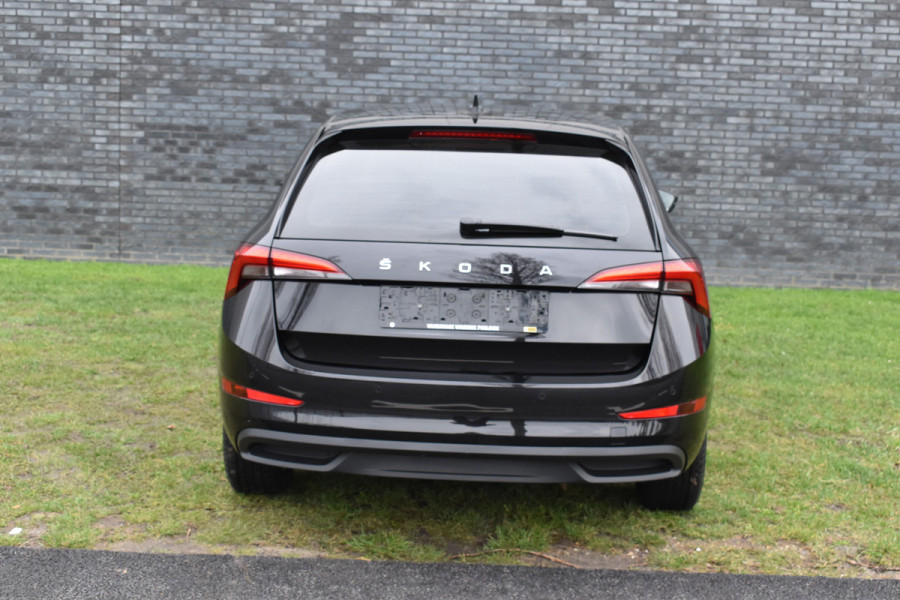 Škoda SCALA 1.0 TSI Ambition Automaat Carplay Navigatie Front/lane assist Stoelverwarming Parkeer sensoren