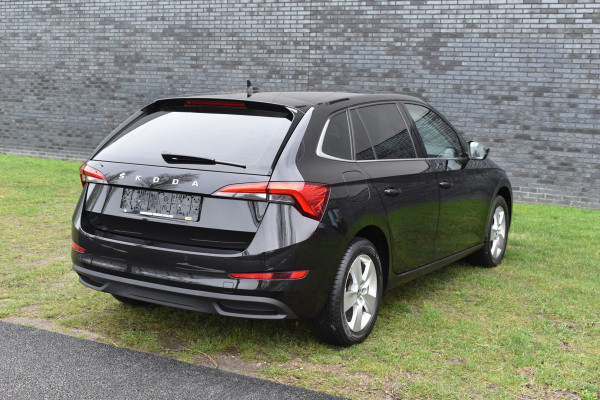 Škoda SCALA 1.0 TSI Ambition Automaat Carplay Navigatie Front/lane assist Stoelverwarming Parkeer sensoren