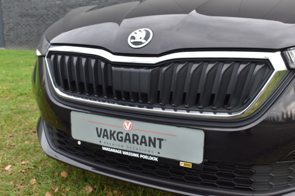 Škoda SCALA 1.0 TSI Ambition Automaat Carplay Navigatie Front/lane assist Stoelverwarming Parkeer sensoren
