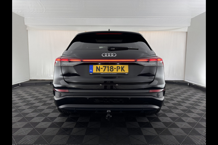 Audi Q4 e-tron 40 Launch edition S Competition 77 kWh [ 3-Fase-11kW ] {SOH-90%} (INCL-BTW) Aut. *HEATPUMP | PANO | LEATHER | MATRIX-LED | AUDI-SOUND | ADAPTIVE-CRUISE | HEATED-SPORTSEATS | AMBIENT-LIGHT | DIGI-COCKPIT | CAMERA | KEYLESS | DAB+ | 20''ALU*