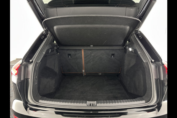Audi Q4 e-tron 40 Launch edition S Competition 77 kWh [ 3-Fase-11kW ] {SOH-90%} (INCL-BTW) Aut. *HEATPUMP | PANO | LEATHER | MATRIX-LED | AUDI-SOUND | ADAPTIVE-CRUISE | HEATED-SPORTSEATS | AMBIENT-LIGHT | DIGI-COCKPIT | CAMERA | KEYLESS | DAB+ | 20''ALU*