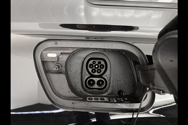 Audi Q4 e-tron 40 Launch edition S Competition 77 kWh [ 3-Fase-11kW ] {SOH-90%} (INCL-BTW) Aut. *HEATPUMP | PANO | LEATHER | MATRIX-LED | AUDI-SOUND | ADAPTIVE-CRUISE | HEATED-SPORTSEATS | AMBIENT-LIGHT | DIGI-COCKPIT | CAMERA | KEYLESS | DAB+ | 20''ALU*