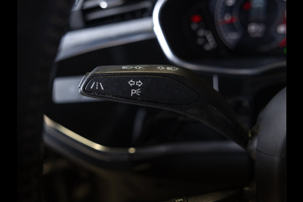 Audi Q3 45 TFSI quattro 2x S Line / 230pk / Panorama dak / B&O / Keyless / Achteruitrij camera /