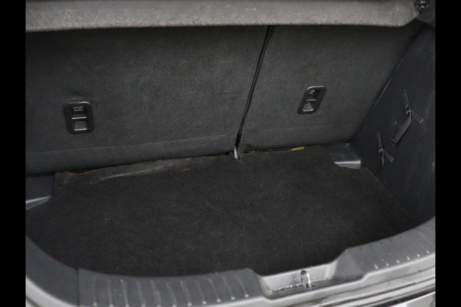 Mazda 2 1.5 Skyact-G Luxury | Stoel & stuurverwarming | Head-Up | Camera | Carplay | Keyless | Full LED | Dodehoek detectie | Climate control | Cruise control | Getint glas | Parkeerhulp