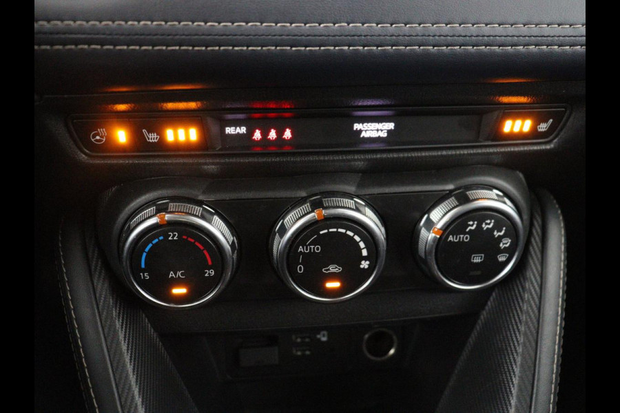 Mazda 2 1.5 Skyact-G Luxury | Stoel & stuurverwarming | Head-Up | Camera | Carplay | Keyless | Full LED | Dodehoek detectie | Climate control | Cruise control | Getint glas | Parkeerhulp