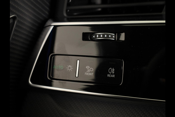 Audi Q8 60 TFSI e quattro Pro Line S Competition 490pk | Panoramadak | HUD | 4 wielbesturing | Stoel ventilatie en massage | Verlengde garantie | 23 inch Lichtmetalen velgen