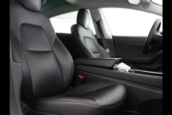 Tesla Model 3 Sport RWD Plus 60 kWh 238 PK! | Navigatie | Panoramadak | Camera |