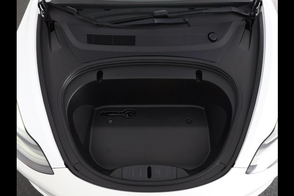 Tesla Model 3 Sport RWD Plus 60 kWh 238 PK! | Navigatie | Panoramadak | Camera |