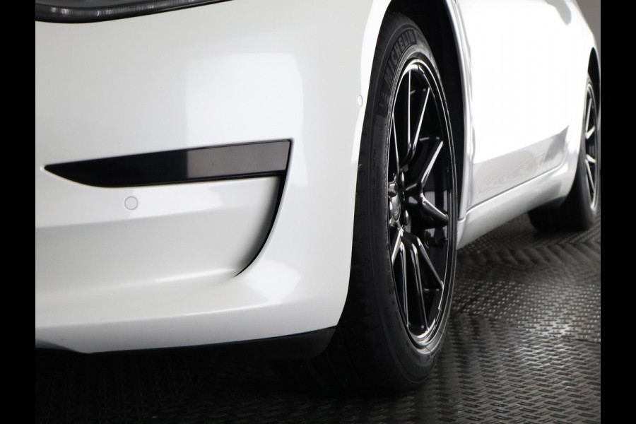 Tesla Model 3 Sport RWD Plus 60 kWh 238 PK! | Navigatie | Panoramadak | Camera |