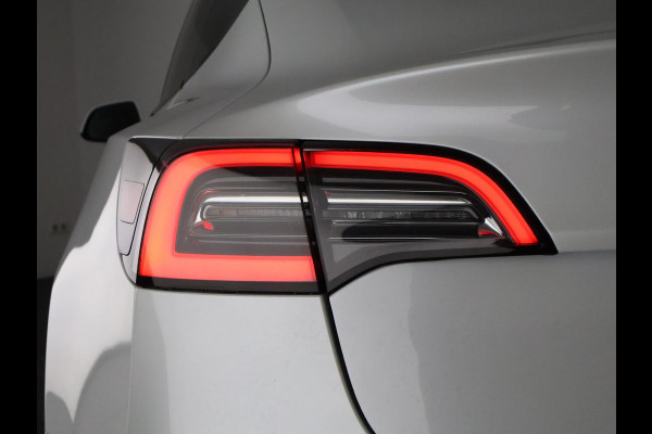 Tesla Model 3 Sport RWD Plus 60 kWh 238 PK! | Navigatie | Panoramadak | Camera |