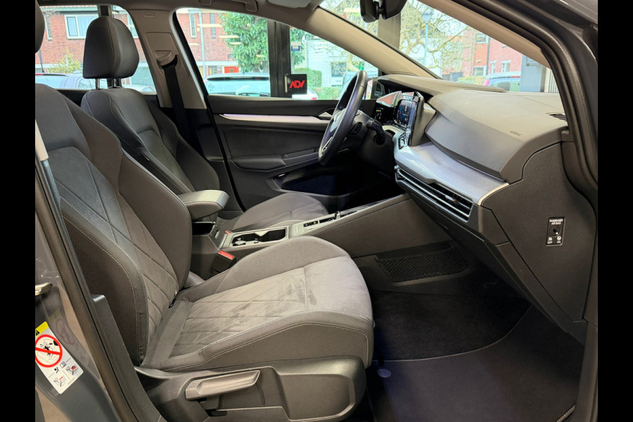 Volkswagen Golf 2.0 TDI R-Line Business AUT. PANO TREKHAAK ACC PDC VOOR EN ACHTER CAMERA NAVI STOELVERWAMING STUURVERWARMING