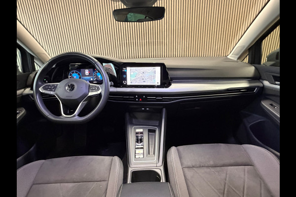 Volkswagen Golf 2.0 TDI R-Line Business AUT. PANO TREKHAAK ACC PDC VOOR EN ACHTER CAMERA NAVI STOELVERWAMING STUURVERWARMING