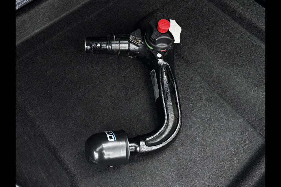 Volvo XC90 2.0 T8 Ultra Dark | Pano | Trekhaak | Bowers&Wilkins | Memory | 360 camera | Head Up | Plug-in hybrid AWD