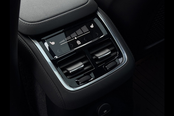Volvo XC90 2.0 T8 Ultra Dark | Pano | Trekhaak | Bowers&Wilkins | Memory | 360 camera | Head Up | Plug-in hybrid AWD