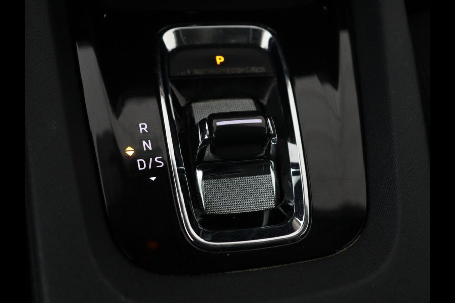 Škoda Octavia 1.0 e-TSI Business Edition | Trekhaak | Carplay | Navigatie | Full LED | Parkeerhulp | Cruise control | Digital Cockpit | Climate control | Getint glas