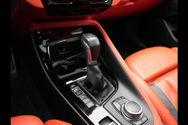 BMW X2 xDrive25e M Sport Plug In Hybrid 220pk Dealer O.H. PHEV | Trekhaak Afn. | Panodak | Adaptive Cruise | Head Up | Camera | Harman / Kardon | Lederen Competition Stoelen Memory & Verwarmd | Keyless | 19"L.M | Sfeerverlichting | Navigatie | DAB |