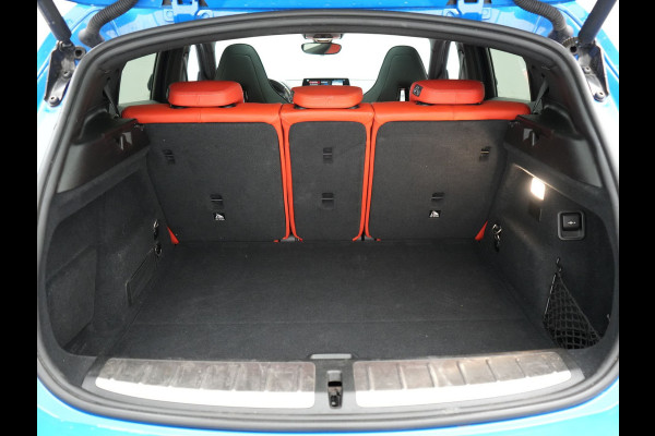 BMW X2 xDrive25e M Sport Plug In Hybrid 220pk Dealer O.H. PHEV | Trekhaak Afn. | Panodak | Adaptive Cruise | Head Up | Camera | Harman / Kardon | Lederen Competition Stoelen Memory & Verwarmd | Keyless | 19"L.M | Sfeerverlichting | Navigatie | DAB |