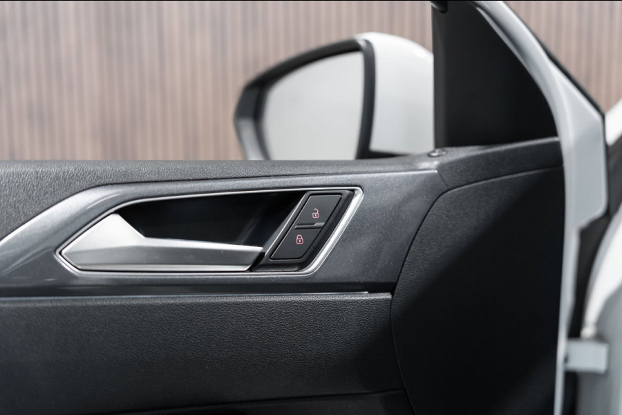 Volkswagen Polo 1.0 TSI Highline DSG PANO LED