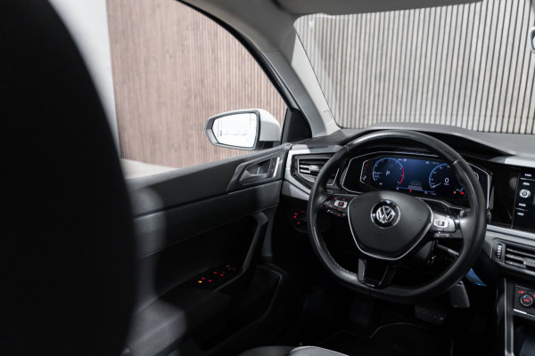 Volkswagen Polo 1.0 TSI Highline DSG PANO LED