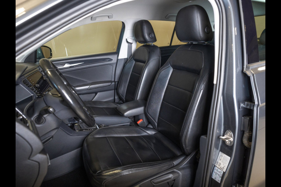 Volkswagen T-Roc 2.0 TSI 4Motion Sport / 190pk / Trekhaak / Leder / Achteruitrij camera /